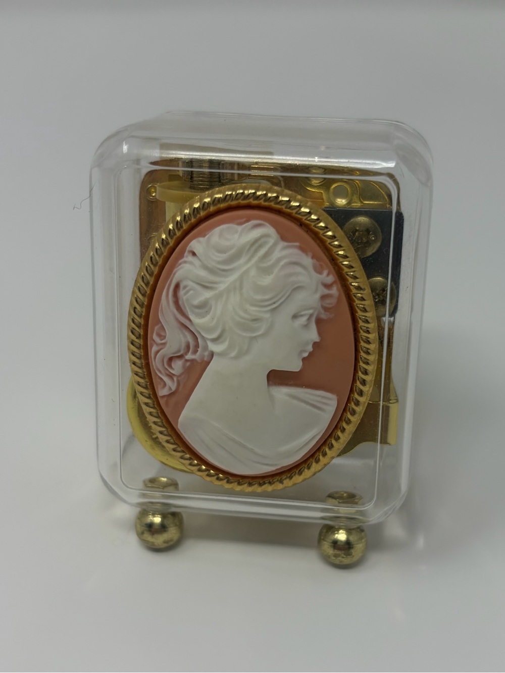 Vintage Diana Carnelian Cameo Music Box: Sankyo Movement 'Wind Beneath My Wings’
